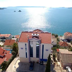Hotel Viktorija ***