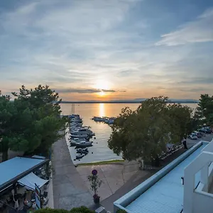 Galija Nocleg ze śniadaniem Crikvenica