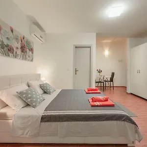 Affittacamere Lavander 3 Private With Bathroom And Balcony **